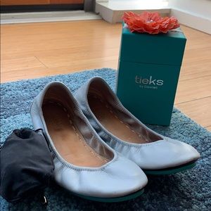 Tieks Cool grey size 10 GUC